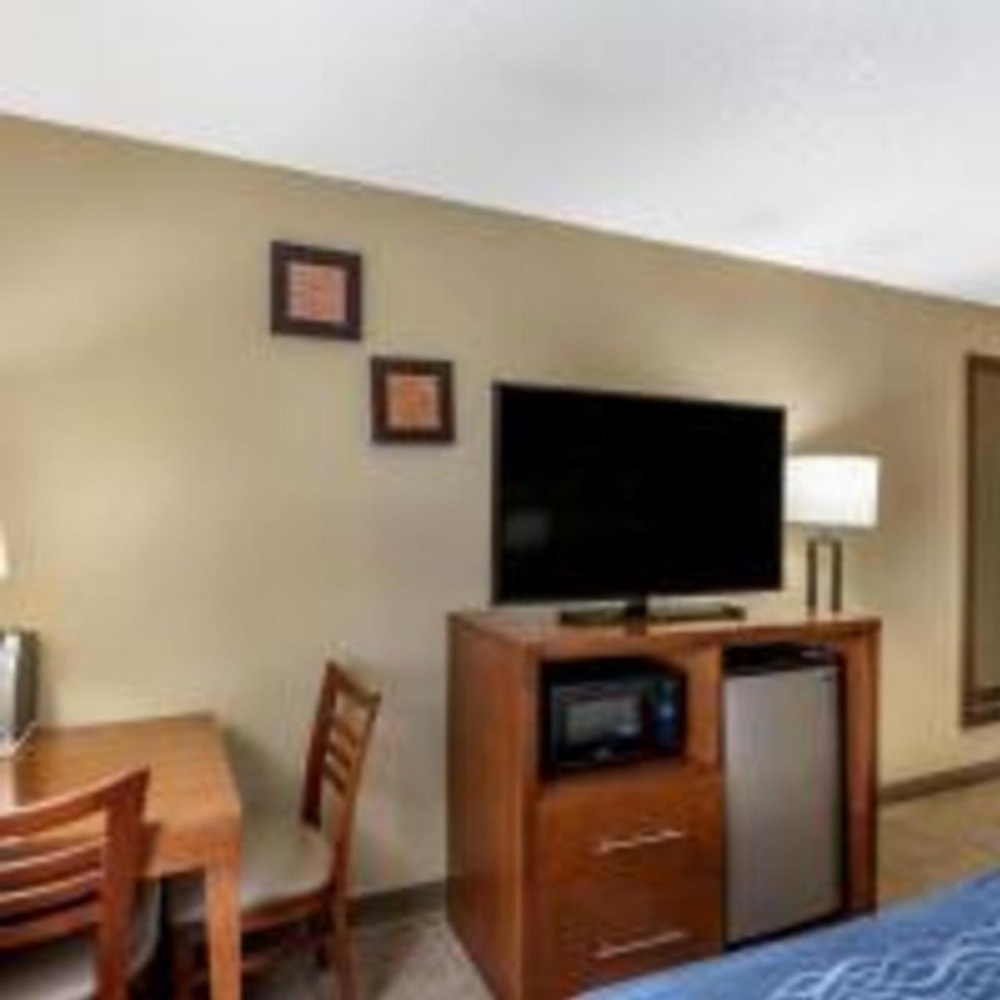 Comfort Inn Gurnee near Six Flags Main image